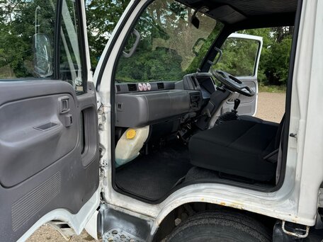 1991 Nissan Diesel Condor, белый, 999000 рублей, вид 5