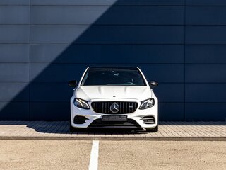 2018 Mercedes-Benz E-Класс 200 V (W213, S213, C238), белый, 2395000 рублей, вид 2