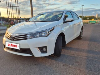 2013 Toyota Corolla XI (E160, E170, E180), белый, 1050000 рублей, вид 2