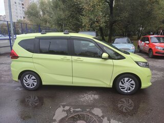 2017 Honda Freed+ II, жёлтый, 1330000 рублей, вид 3