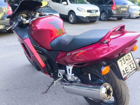 1996 Honda CBR 1100 XX, красный, 430000 рублей, вид 4