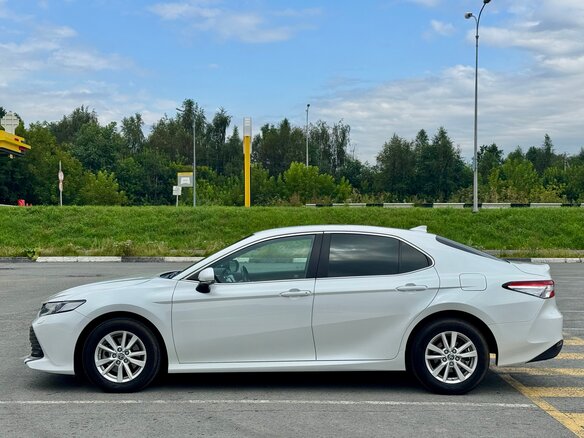 2020 Toyota Camry VIII (XV70), белый, 2890000 рублей - вид 6