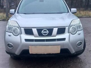 2011 Nissan X-Trail II Рестайлинг, серебристый, 940000 рублей, вид 2