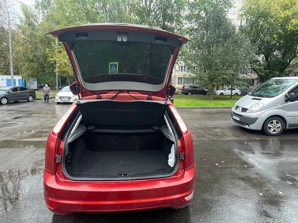 2008 Ford Focus II Рестайлинг, красный, 370000 рублей - вид 16