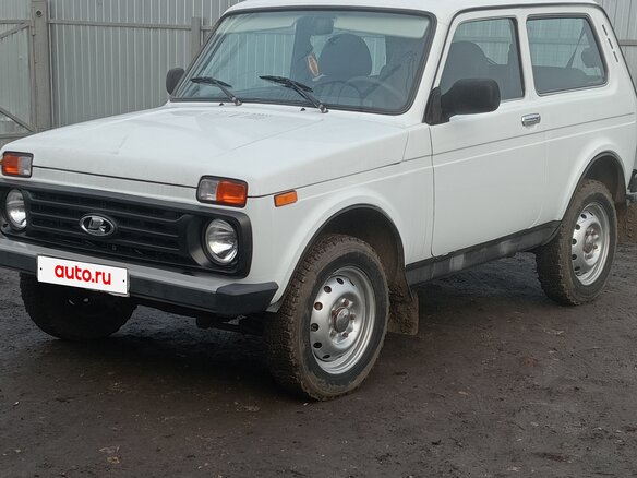 2014 Lada (ВАЗ) 2121 (4x4) I Рестайлинг, белый, 470000 рублей