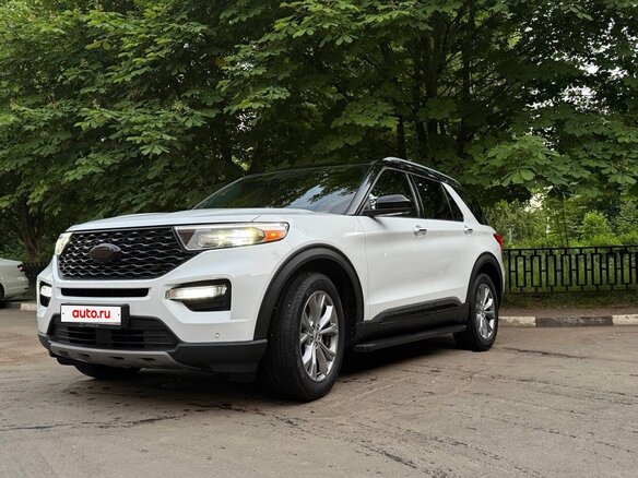 2022 Ford Explorer VI, белый, 3900000 рублей - вид 2