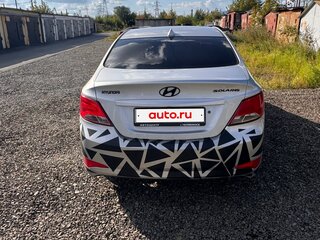 2016 Hyundai Solaris I Рестайлинг, серебристый, 719000 рублей, вид 4