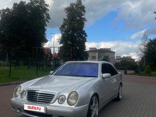2001 Mercedes-Benz E-Класс 270 II (W210, S210) Рестайлинг, серебристый, 750000 рублей, вид 1