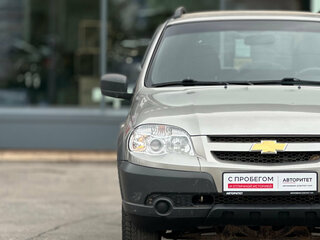 2012 Chevrolet Niva I Рестайлинг, бежевый, 509000 рублей, вид 4