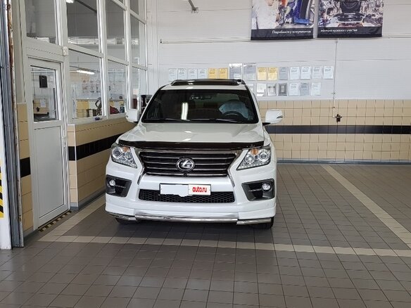 2013 Lexus LX 570 III Рестайлинг, белый, 6400000 рублей - вид 2