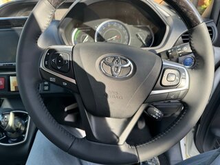 2016 Toyota Noah III (R80), белый, 1950000 рублей, вид 2