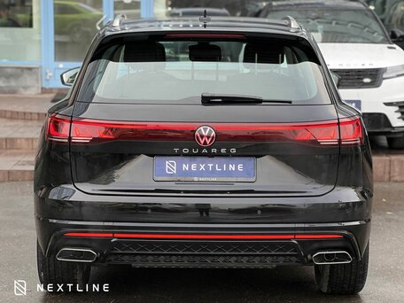 2025 Volkswagen Touareg III Рестайлинг, чёрный, 8790000 рублей, вид 5