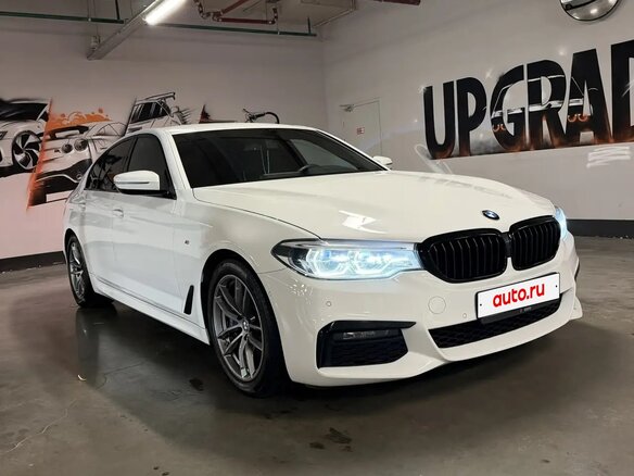 2018 BMW 5 серии 530i xDrive VII (G30/G31/G38), белый, 3250000 рублей - вид 2