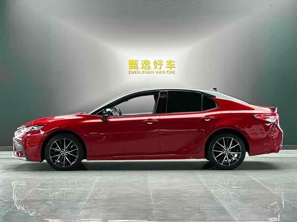 2021 Toyota Camry VIII (XV70), красный - вид 3