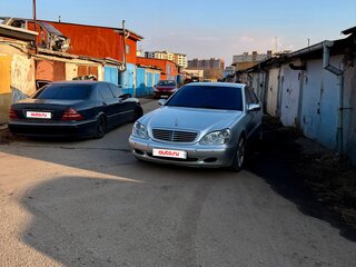 1999 Mercedes-Benz S-Класс 320 IV (W220), серебристый, 600000 рублей, вид 4
