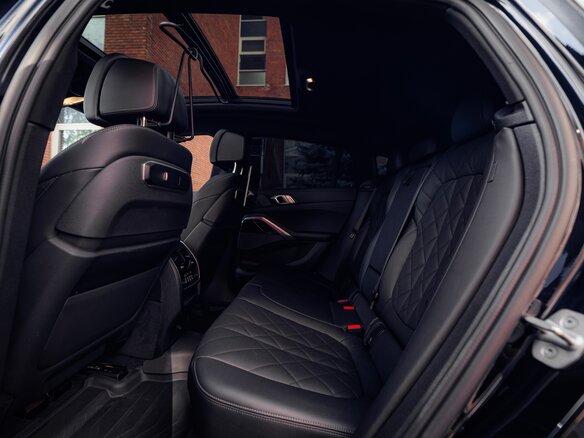 2023 BMW X6 40i III (G06) Рестайлинг, чёрный, 10999000 рублей - вид 37