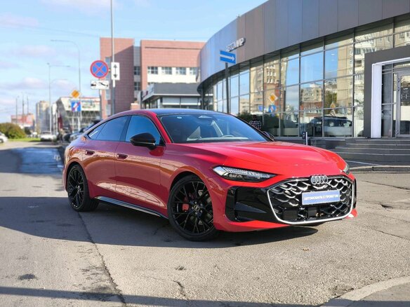 2025 Audi A5 L Sportback III (B10), красный, 6450000 рублей - вид 2