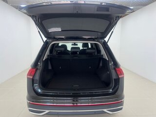 2023 Volkswagen Tiguan II Рестайлинг, чёрный, 2100000 рублей, вид 3