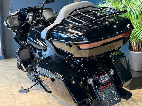 2026 Harley-Davidson Road Glide Limited, чёрный, 4950000 рублей, вид 4