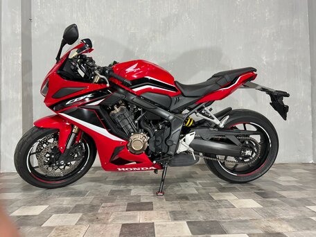 2022 Honda CBR 650R, красный, 950000 рублей, вид 2