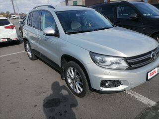 2012 Volkswagen Tiguan I Рестайлинг, серебристый, 1450000 рублей, вид 2