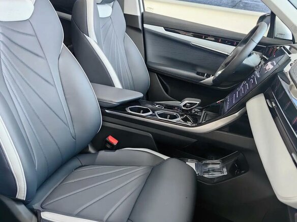 2026 Geely Atlas II, серебристый - вид 17