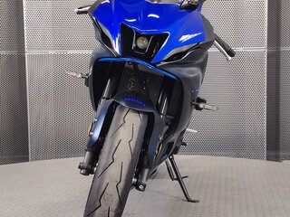 2022 Yamaha YZF-R7, синий, 799000 рублей, вид 3