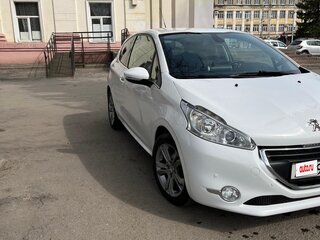 2014 Peugeot 208 I, белый, 519000 рублей, вид 2