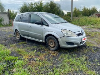 2010 Opel Zafira B Рестайлинг, серебристый, 260000 рублей, вид 3