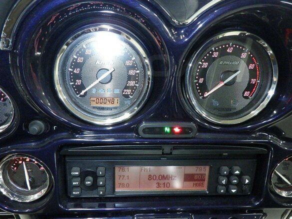 2011 Harley-Davidson Electra Glide, серебристый, 1440000 рублей - вид 24
