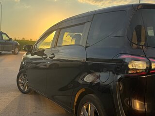 2017 Toyota Sienta II, фиолетовый, 1400000 рублей, вид 4