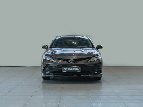 2021 Toyota Camry VIII (XV70) Рестайлинг, коричневый, 2580000 рублей, вид 3