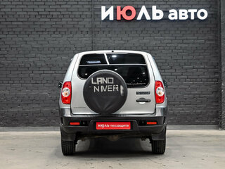 2017 Chevrolet Niva I Рестайлинг, серебристый, 750000 рублей, вид 5