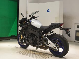 2022 Yamaha MT-10SP, серебристый, 1825000 рублей, вид 4