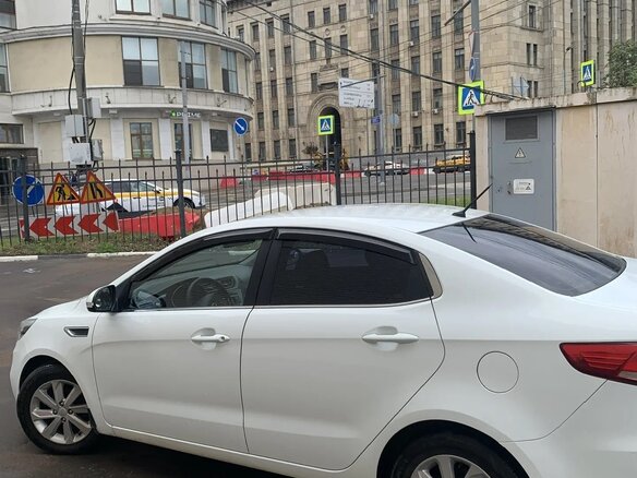 2015 Kia Rio III Рестайлинг, белый, 900000 рублей - вид 2