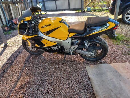 2001 Suzuki GSX-R 600, жёлтый, 350000 рублей, вид 3