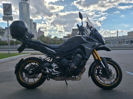 2015 Yamaha MT-09 Tracer (FJ-09), серый, 777000 рублей, вид 1