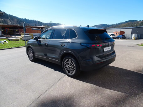 2026 Volkswagen Tiguan III, серый, 5325677 рублей, вид 3