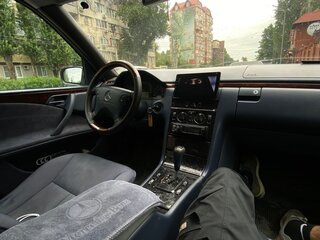 1999 Mercedes-Benz E-Класс 240 II (W210, S210) Рестайлинг, синий, 450000 рублей, вид 4