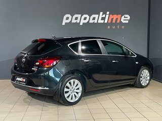 2013 Opel Astra J Рестайлинг, чёрный, 749000 рублей, вид 3