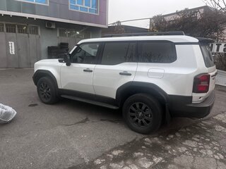 2024 Toyota Land Cruiser Prado 250 Series, белый, 7300000 рублей, вид 3
