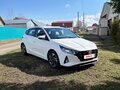 2021 Hyundai i20 MHEV III, белый, 1580000 рублей - вид 3