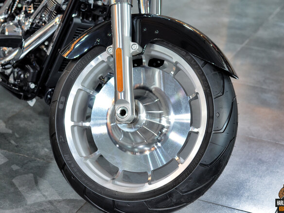 2023 Harley-Davidson Fat Boy, чёрный, 3600000 рублей - вид 8
