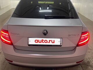 2018 Skoda Octavia III (A7) Рестайлинг, серебристый, 1750000 рублей, вид 2