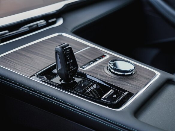 2026 Geely Monjaro I, белый, 4899990 рублей - вид 13