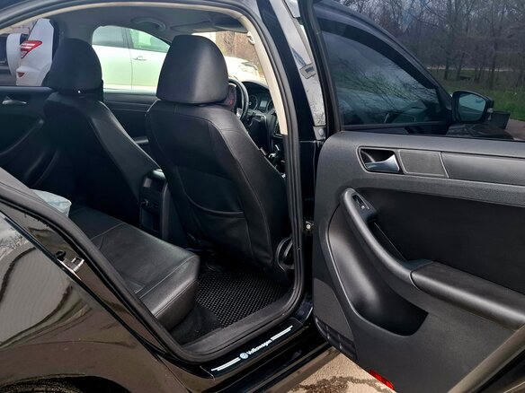 2011 Volkswagen Jetta VI, чёрный, 1100000 рублей - вид 15