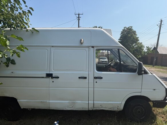 1995 Renault Trafic, белый, 350000 рублей - вид 2