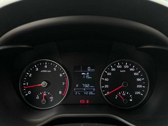 2017 Kia Rio X-Line IV, серый, 1300000 рублей - вид 16