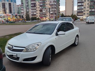 2008 Opel Astra H Рестайлинг, белый, 600000 рублей, вид 1