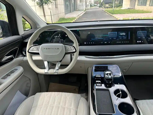 2026 Forthing V9 34.94 kWh, чёрный - вид 6
